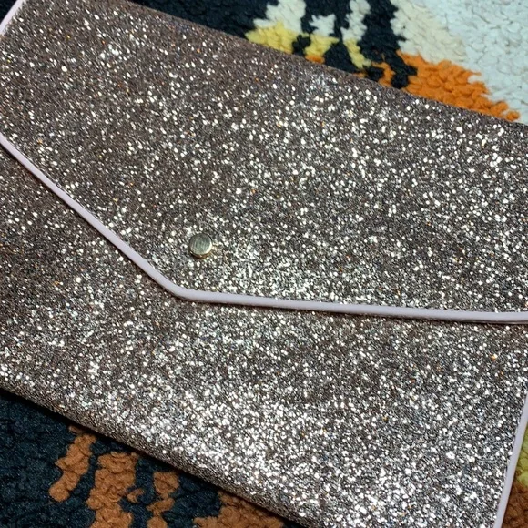 Glam Gal, A NEW DAY, sparkly, envelope clutch!! - Picture 4 of 9